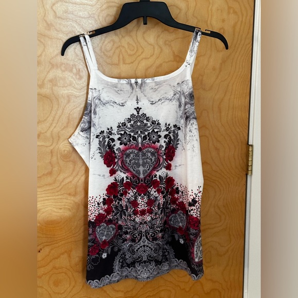 Covington Black and Red Tank With Flowy Poncho Style Coverup - Picture 5 of 5